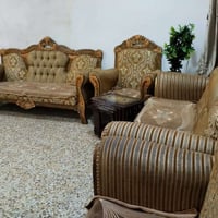 تخم • ١٥ مقعد • كنب