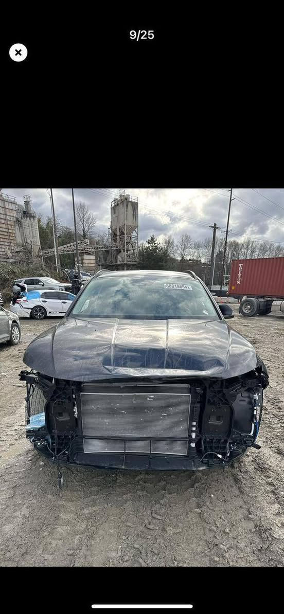 السلام عليكم توسان للبيع سياره جديده الضرر موضح بالصوره ولباقي مكفول فول مواصفات عده الفتحه موديل 23 اي استفسار هذا رقمي*********** السعر 195
