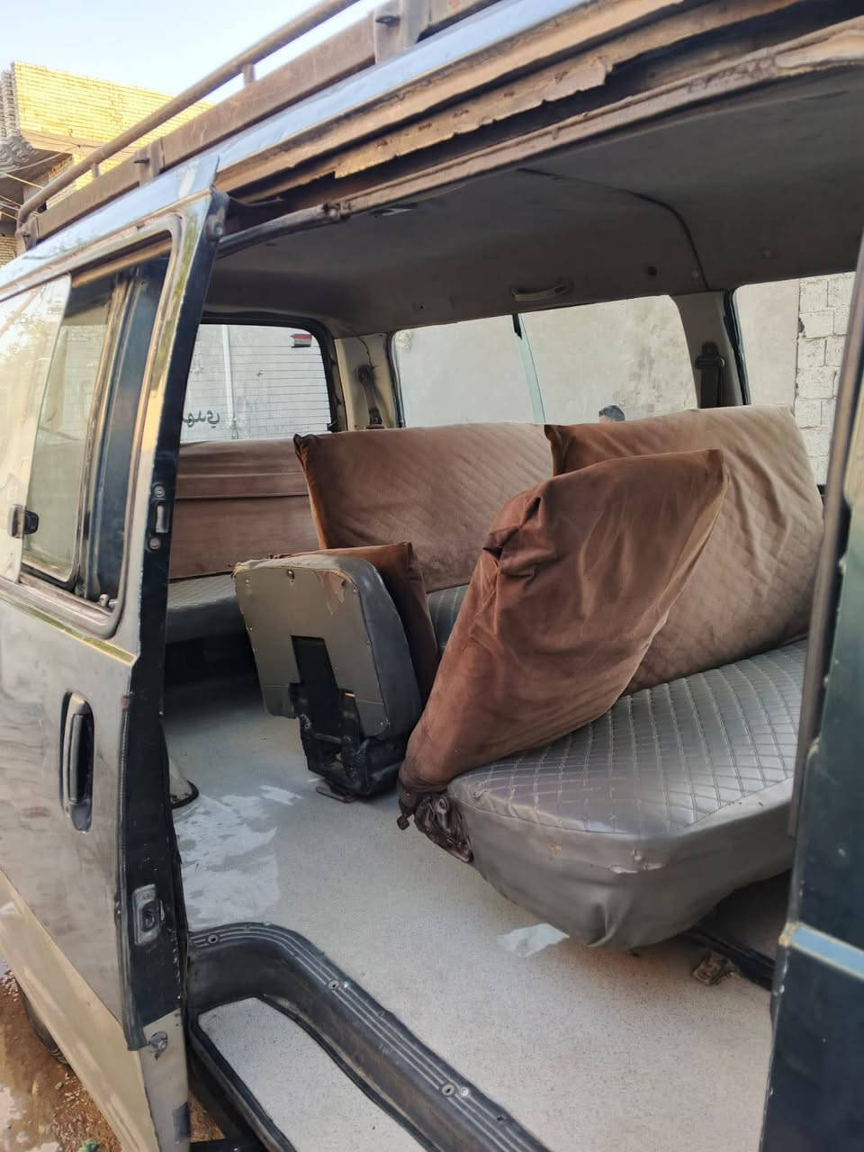 السلام عليكم بريجو للبيع موديل 96 سنويه 27 بسمي تحويل ثاني يوم كير ومكينه وكسن مكفولات شواصي الكدام ثتينهن معمرات تخم تاير حداديه جديده السعر 42 وبيها مجال مكاني بغداد المعامل ***********
