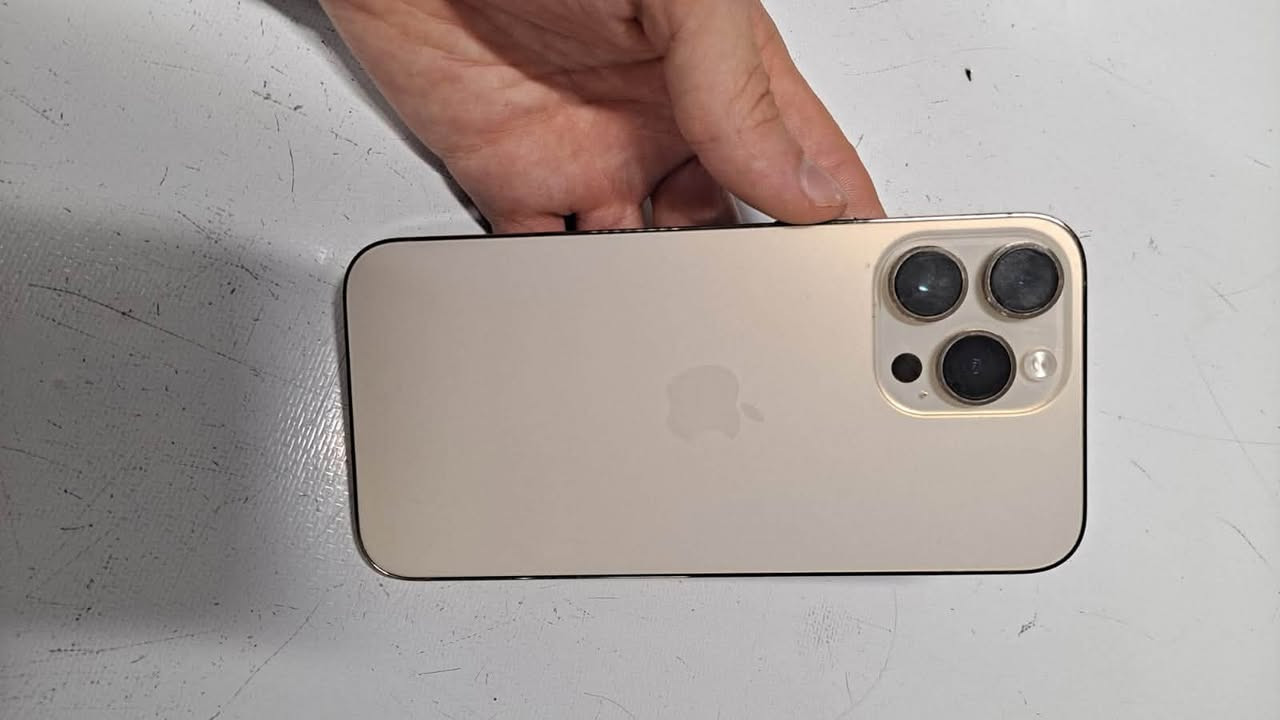 iPhone 14 Pro Max – Gold
📦 المواصفات:

* سعة 256GB
* 🔋 البطارية 96%
* ✅ الموبايل نظيف جدًا
* ✅ ما مبدل أي قطعة، كله أصلي
* ✅ Face ID والكاميرات والشاشة كلها شغالة 100%
* ✅ جاهز للفحص بأي محل

💰 السعر: 650 دولار

📍 الموقع: أربيل


**إذا كنت صاحب هذا الإعلان وتريد حذفه لأي سبب، رجاءا أرسل رسالة إلى الدعم الفني**