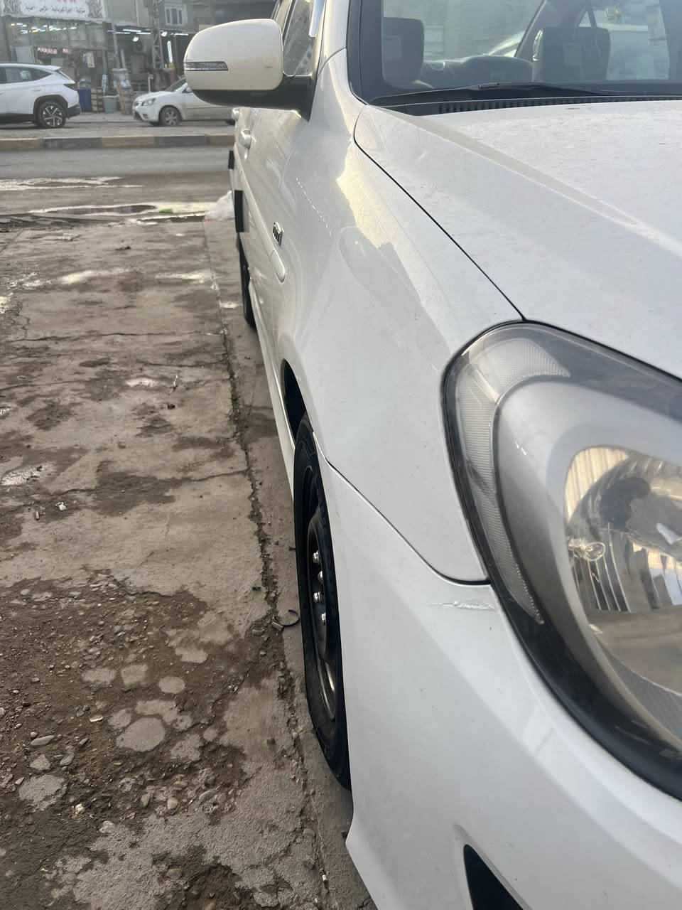 السلام وعليكم اكسنت موديل 2011  محرك 1600السياره كفاله من الصبغ وضربه حتى الدعميات بلا صبغ كير محرك تبريد كله كفاله كهربائيات بلادي منضومه زنون شاشه كامره باتري جديد دواخل نظيفه رقم بغداد بسمي السياره ماشيه 180 اي نقص مابيهه السعر 103 وبيهه مجال بسيط ***********
