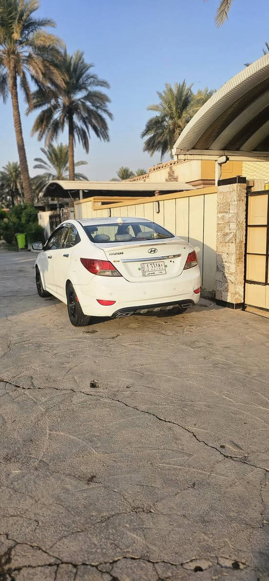 السلام عليكم
اكسنت ٢٠١١ خليجي مكينة ١٦٠٠ فول مواصفات
رقم بغداد تحويل مباشر مكفولة من الضربة والصبغ 
السيارة جاهزة بدون نقص نهائيا مكانها بغداد الكرخ 
*********** واتساب
