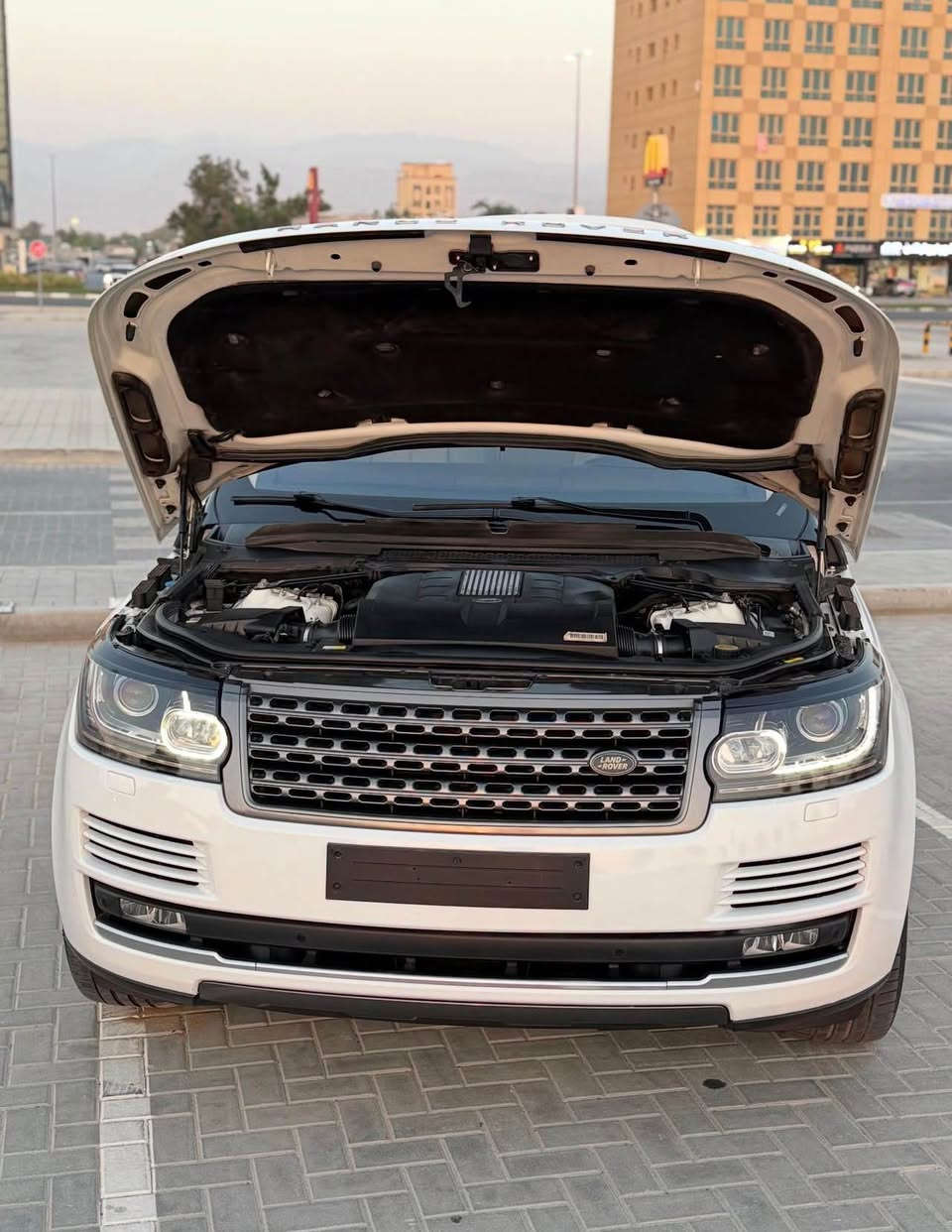 2016 Range Rover Vogue HSE – GCC Specs | Full Option | Panoramic Roof

A genuine GCC-spec vehicle in excellent condition with a full luxury package and premium factory options.

Vehicle Details:

* Model: 2016 Range Rover Vogue HSE
* GCC Specification
* 3.0L Supercharged V6 Engine (380 HP)
* 8-Speed Automatic Transmission
* Intelligent 4WD
* Full Option
* Panoramic Sliding Roof
* Premium Leather Interior
* Heated & Ventilated Memory Seats
* Meridian Premium Sound System
* Soft Close Doors
* Keyless Entry & Push Button Start
* Navigation System
* 360° Surround View Camera
* Front & Rear Parking Sensors
* Adaptive Air Suspension
* Terrain Response 2
* Adaptive Cruise Control
* Blind Spot Monitoring
* Power Tailgate
* LED Signature Headlights
* Factory Alloy Wheels

Inspection available in Sadat City or Sheikh Zayed.

📲01120870709 مركز السادات, المنوفية


**إذا كنت صاحب هذا الإعلان وتريد حذفه لأي سبب، رجاءا أرسل رسالة إلى الدعم الفني**