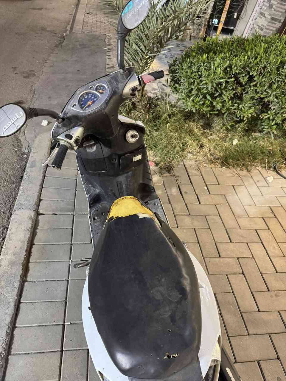 السلام عليكم سكنس  نثيه للبيع مكينه مكفوله كهربائياتهة كلهة شغالة  بيهة نواقص قليله مثل ماموضح بل صوره  المكان بغداد المنصور الاستفسار*********** 
السعر400 وبيهة مجال للشراي
