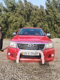 تيوتا هايلوكس موديل 2015  السعر 178. وبيها مجال  07733705746