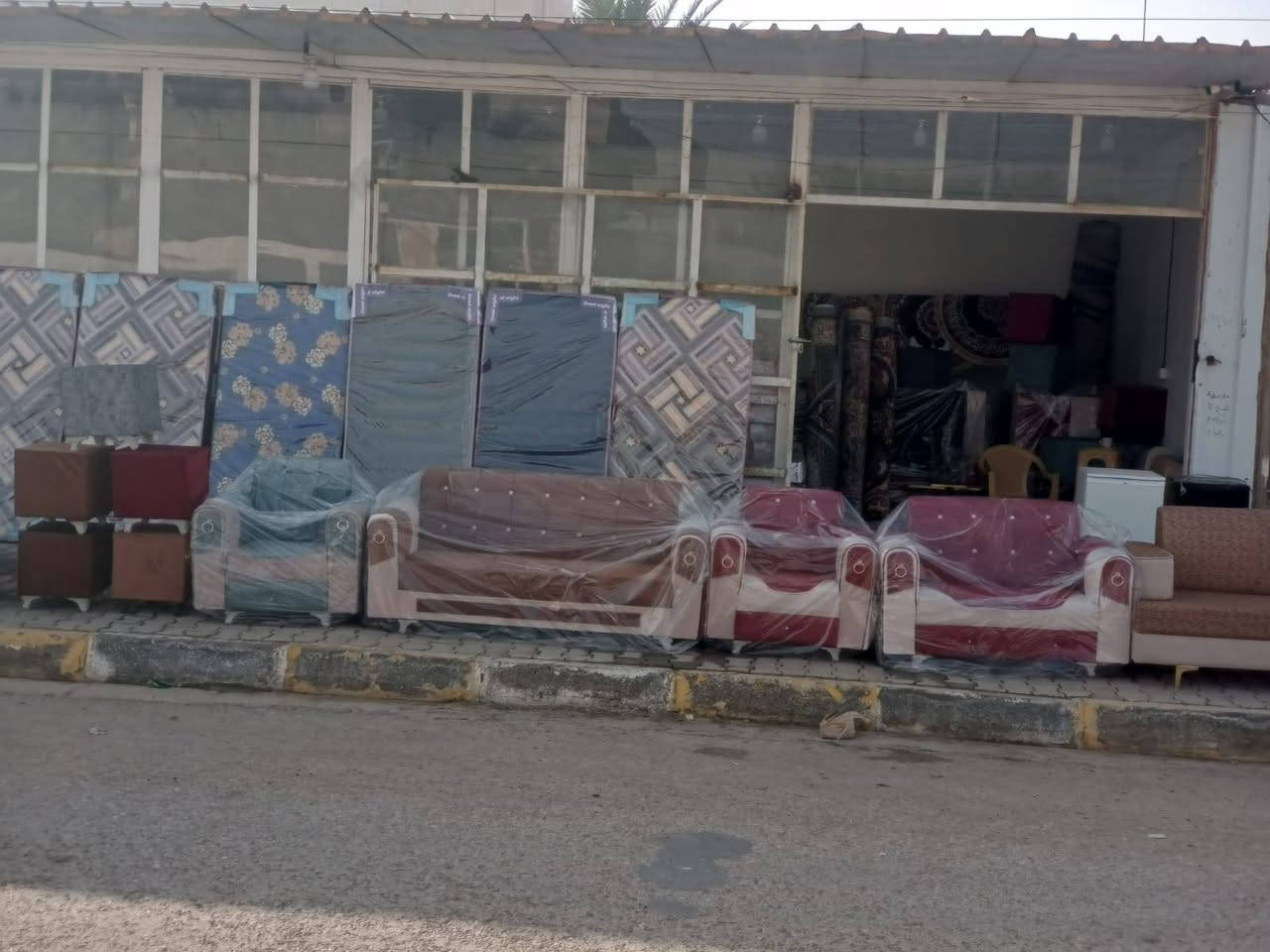 انواع التخومه موجوده عدنا بسعار مناسبه جدا العنوان هيت ناحية الفرات مجمع ابو مصطفى يرحب بكم اهلنا بالانبار 
تواصل معنا ونزودك بالتفاصيل اكثر كلو عراقي شغل عراقي 
خشب عراقي وسفنج عراقي وشغل راقي شغل الشمال 
تخم ديوان عشر مقاعد بسعر 425 مع خدمة توصيل مجاني 
تخم قنفات بسعر 425 مع خدمة توصيل مجاني واصل الباب بيتك عليك بس تختار لون يوصلك بنفس اليوم 

رقم الهاتف *********** وتساب وتصال الخط مفتوح على مدار اربعه وعشرين ساعه وحياكم الله جميعا اخواني اخواتي العنوان هيت ناحية الفرات
