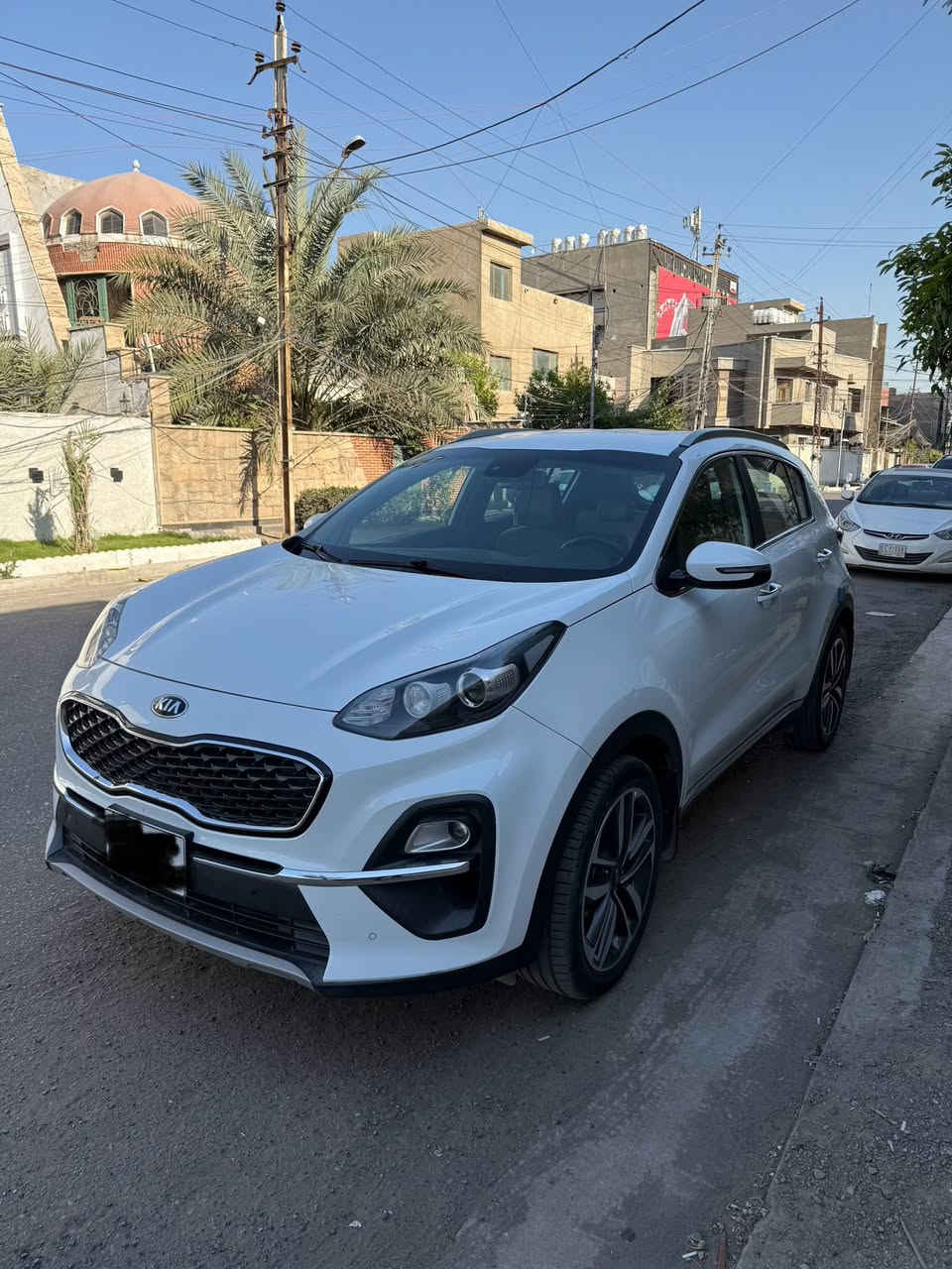 السلام عليكم 
سبورتج موديل ٢٠٢١ خليجي مكينة 2000 كفالة من الصبغ بيها بارد بالباب الخلفي الايمن فقط 
السيارة جديدة بمعنى الكلمة
كير مكينة حدادية تبريد تدفئة كله كفالة شرط الفحص ماشية 75 الف حقيقي ادك جرس 120 
السيارة بصمة اشاير بالمري مري قابلة للطي تبريد قطعتين شلشة + كامرة خلفية دورارة اريل نفيكيشن 
مكان السيارة الكرادة 
***********
