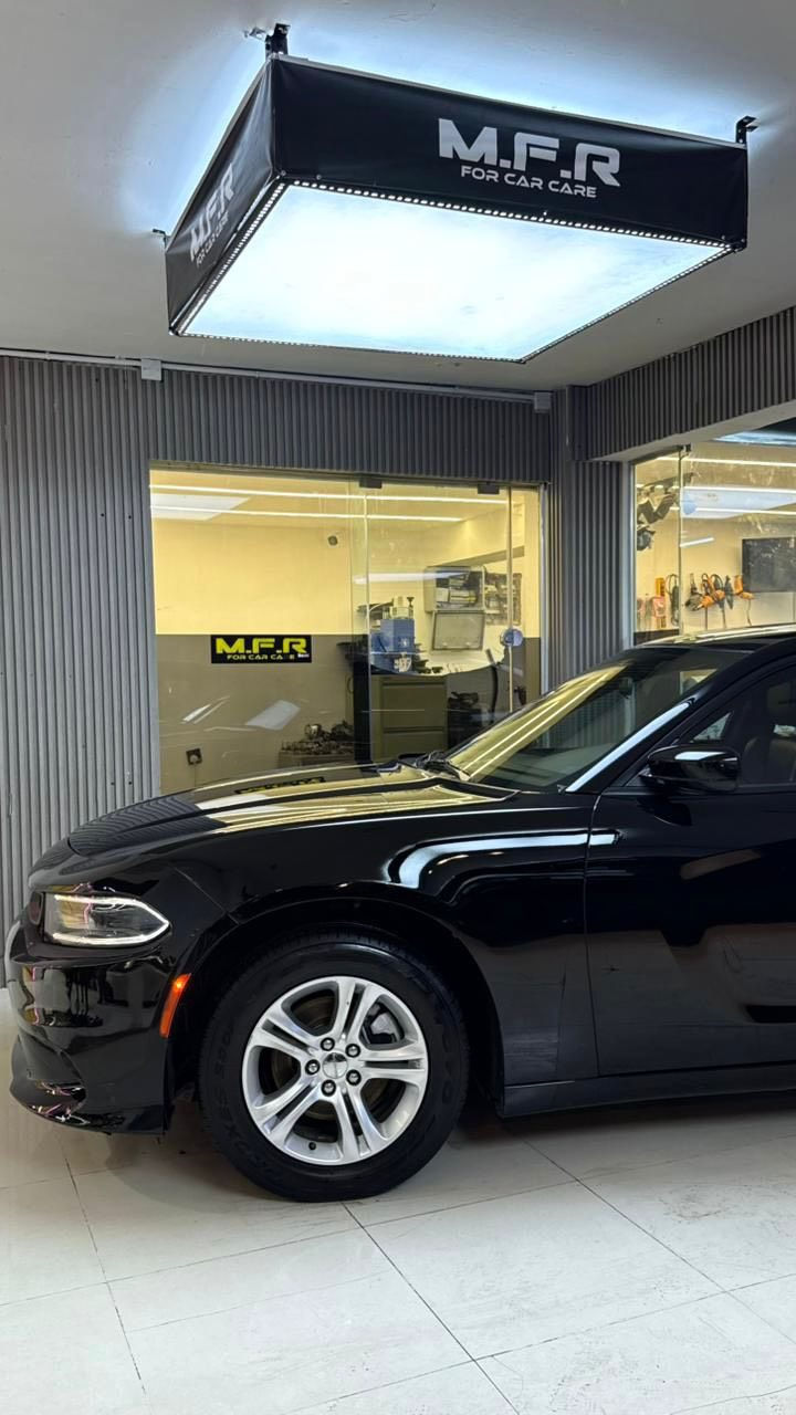 السلام عليكم للبيع جارجر 6 سلندر فول فول مواصفات 1/1 السيارة  حادثها نص جاملغ امامي بسيط جداً بدون لغد بدون شاصي بدون ايرباك موديل 2020 
عارضها 228 وبيها مجال بسيط 
للاستفسار ***********
