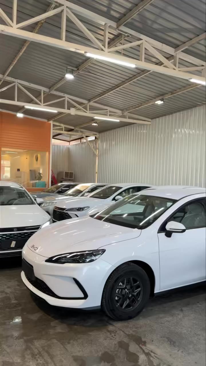 السلام عليكم متابعينا الاعزاء🌺🌺

يتوفرBYD سيل فايف 2025 بلكن هايبرد  الداخل لابيض 🔥🚗🚗
تاريخ اليوم/27/3/2026😍😍

🙋علما ان السعر والتفاصيل مذكوره بالفديو 🪬
 

للاستفسار /انمار البكري ☎️☎️
***********
***********
موقع المعرض📍بابل الحله/حي الصحه بدايه شارع الكورنيش من جهه باب الحسين  /معرض الكورنيش للسيارات 🚗🚗

يتوفر بيع او مراوس / وشراء جميع انواع السيارات المستخدمه 
اهلا وسهلا بالجميع ♥️♥️
