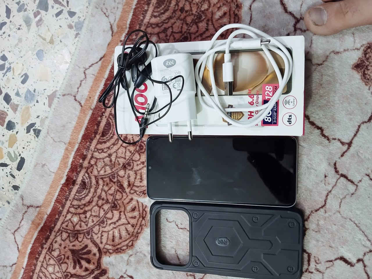 مبايل ايتل ذاكره 128 ورام ٨ بطاريه 5000 الف ملي امبير وكامل ملحقاته شاحنه وسماعه وكفر جهاز جديد طك كارتون 
السعر 170 وبي مجال راسلني وتدلل اوكعلك من سعر رقم *********** ومتواجد على فيس ايضن جهاز يخبل جديد مستخدم يومين
