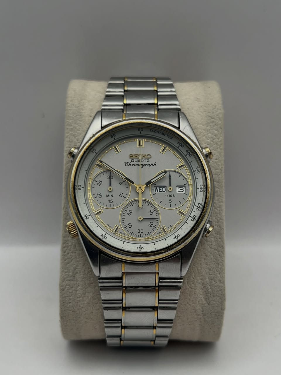 Seiko SQ Les Années 1980 
Movment Quartz CHRONOGRAPHE Calibre ( 7A38 )
Date et Jour 
Diamètre 40 mm 
Bracelet Deux Tons d’origine 
En Très Bonne état 

#seiko #algeria #mkbstore #dz #fly


**إذا كنت صاحب هذا الإعلان وتريد حذفه لأي سبب، رجاءا أرسل رسالة إلى الدعم الفني**