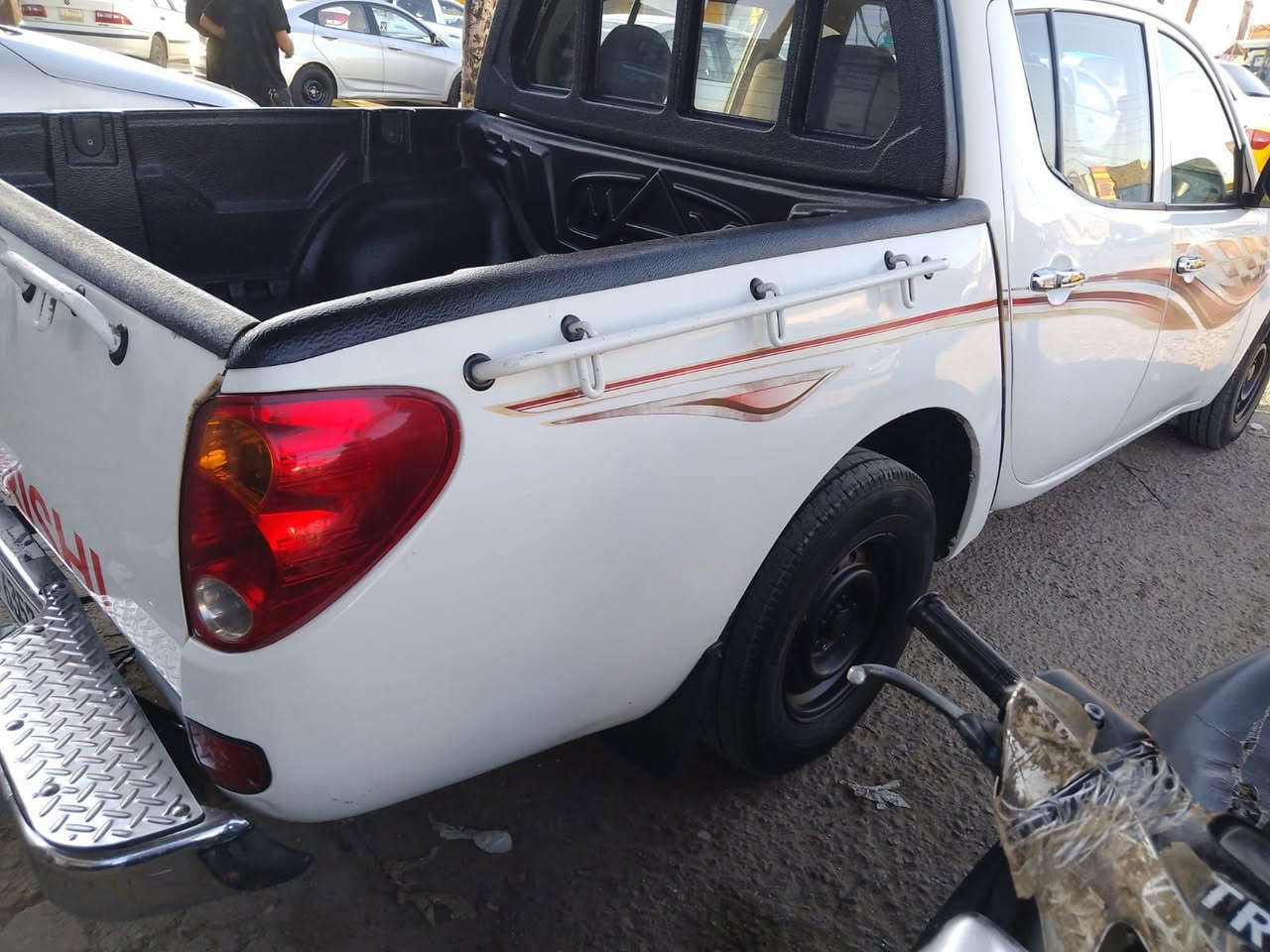 بيكب مسيبوشي دبل قماره رقم بغداد بسمي وارد خليجي موديل ٢٠١١ تخم تاير حدادي جديده سنويه مجدده الغايه ٢٠٣١ كير عادي بانزبن بلاد تدفه تبريد جاهزه مكينه غير مفتوحه اتصال ***********السعر ٨٥ حالين السياره بل العمارة

