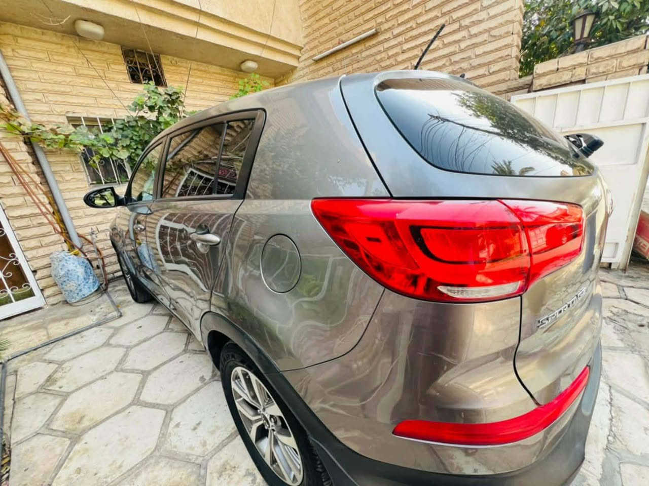 السلام عليكم سبورتج موديل 2016 رقم بغداد انكليزي بسمي فور ويل دفع رباعي مكينه 2400 حادث موضح بلصور بنيد مصبوغ السعر132 السياره خير من الله ***********
