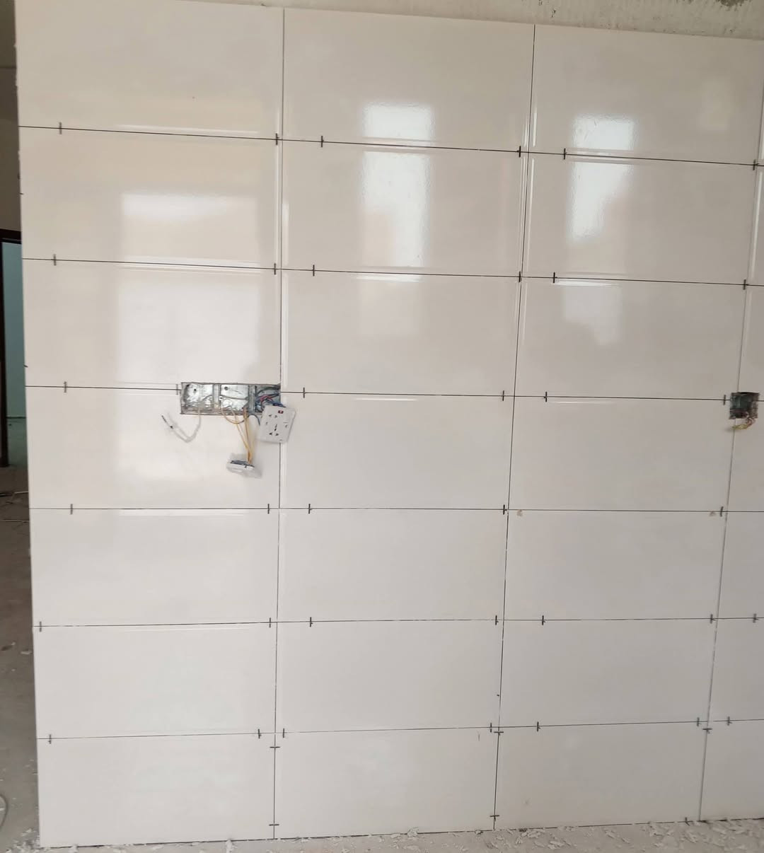 خلفه سراميك متفرغ حاليأ 
التواصل *********** وتساب
