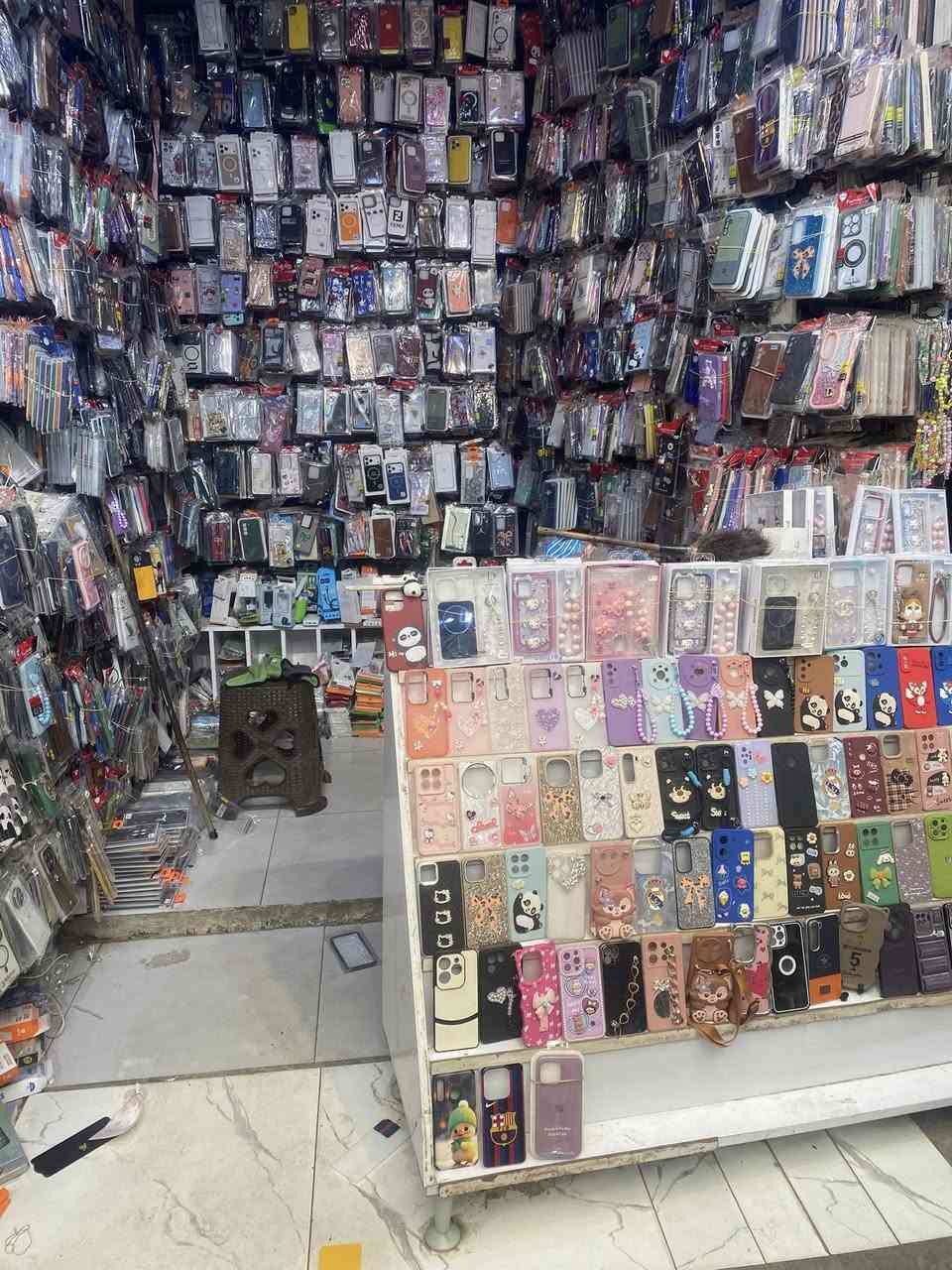 السلام للبيع جمله كفرات درع خلاف موبايل كيبلات شحن   متوفر بكل أنواعه الي يريد يتفضل خاص
***********

