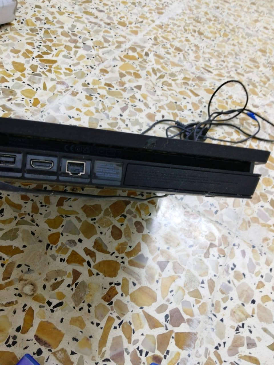 بلى 4 سلم  مامفتوح مع 5 أقراص
مع UPS. حجم ٨٥٠
العنوان بغداد البلديات سعره ٣٢٥
وبي مجال الطيبين رقم الهاتف ***********
