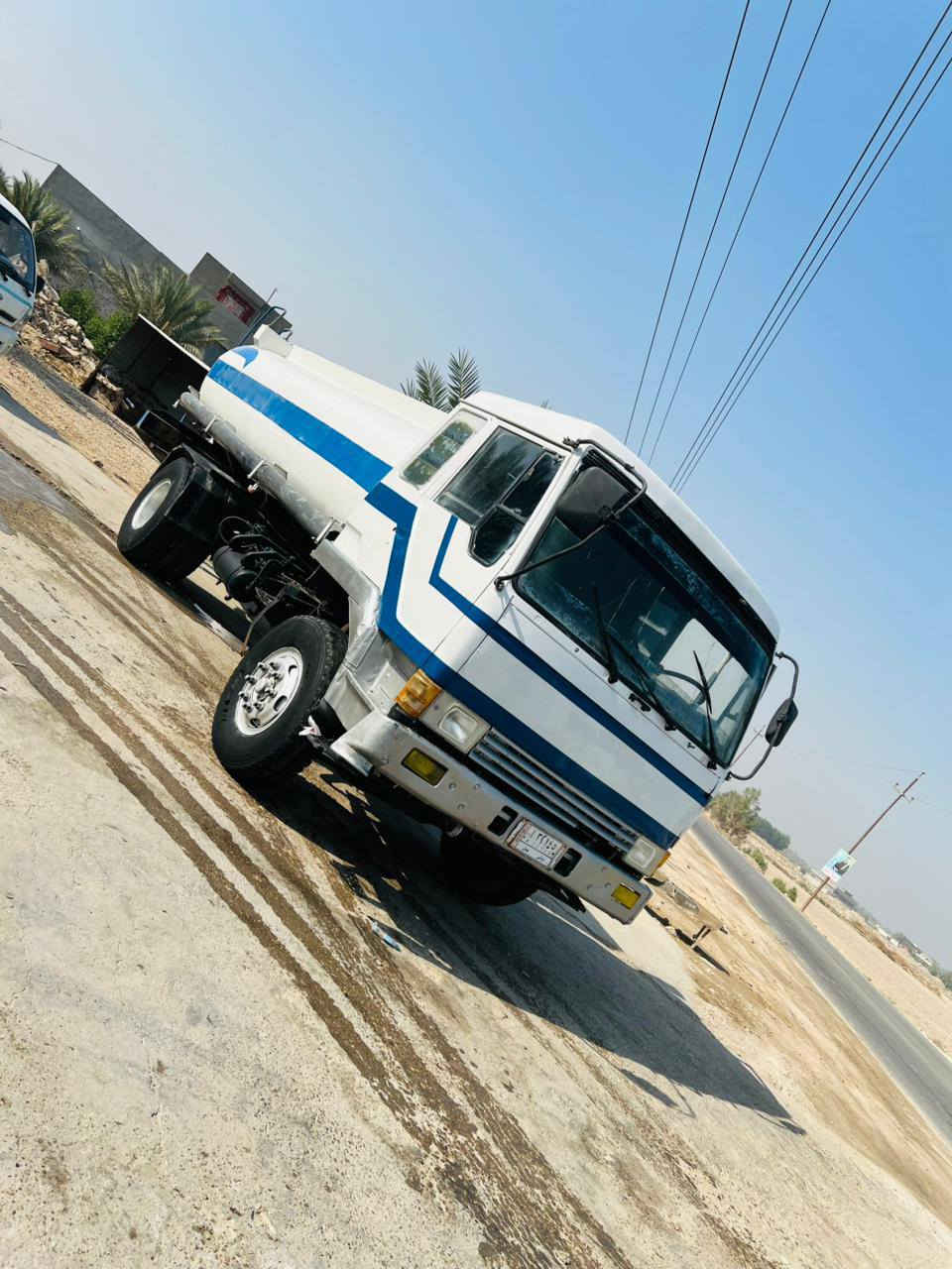 السلام عليكم ورحمه الله وبركاته للبيع دنكر ماء سنيبوشي موديل 91سنويه 27. حموله 12الف لتر مسجر بل سنويه دنكر حوضي. سعر 70وبيهه مجال مكان حله بابل اتصال ***********
