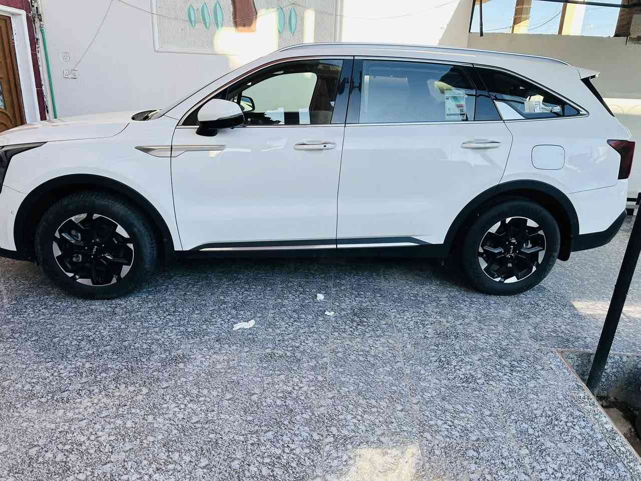 للبيع فقط سورنتو موديل 2024 خليجي فول 1/1
المواصفات 
بصمة تشغيل 
بصمة ابواب 
4سلندر 2500
كراسي جلد 
كراسي كهرباء الاماميه والخلفيه كذالك 
7راكب 
3قطع تبريد 
سقف بنراما 
شاشة متصله 
كشن حار بارد 
لد امامي 
لد خلفي 
4وضعيات قياده 
سياره ماشيه 56 الف 
ضمان الشركه الدوليه
4كامرات 
حساس امامي خلفي 
اوتو هولد 
اوتو بريك 
بيه هواي مواصفات 
بيه فقط bdr بل باب خلف الصدر وشخط خباثه شبر بنفس المكان الباقي كفاله عامه 
السعر 280 وبيه مجال مكان السياره الرمادي  
للاستفسار الاتصال ***********
