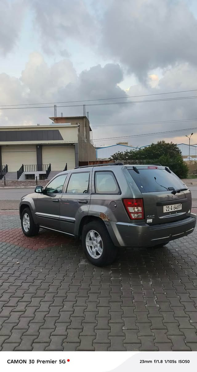 جيب 2007 
فول موصفات بس مو سلايت
محرك 6 شرط لا صرف ولا بخار ولا مفتوح
كير شرط 
صدر امامي خلفي جديد 
كهربيات كامل شغال 
بيه قطتعن صباغ وقطعه تبديل بلادي بدون دواخل بدون ظرب شرط 
سنويه رقم هزة جديد شرط تحويل وكاله
سيارة حيل نظيف ما بيه نقص ربع دينار 
سعر 92 بي مجال 
مكاني كركوك 
*********** كركوك, العراق
