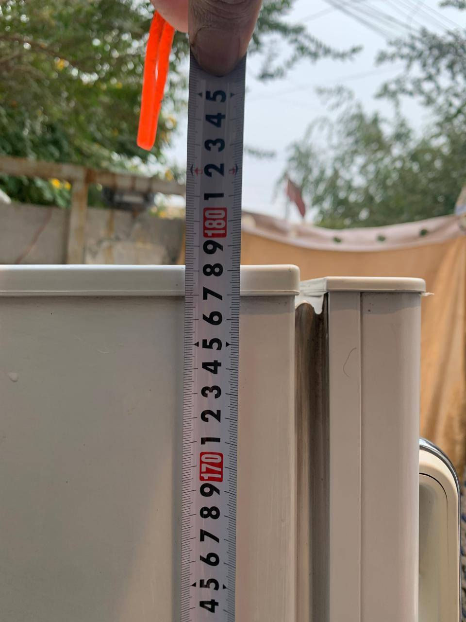 ثلاجه للبيع مكاني بغداد السعر 200 للاستفسار ***********
