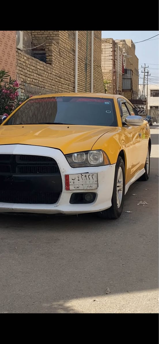 السلام عليكم 🫡 
دوج جارجر 🏎️
معلايه 2012_2014
خطه ناصريه نجف
اب اسمي شرط التحويل 
عليه منظومة غاز تانكي ابو ال80 لتر
يعني انسى الصرفيات والادوانز بل طريق
منظومة زنون ثلجي
الدواخل بيجي بصمة ابواب
تحكمات بل الاستيرن
باتري جديد سلف جديد تخم تايرات جدد
مكينته 6 سلندر 3600

كير مكينه تبريد اكسل كفاله
ضربته قبق الجنطه مبدل وبيه تصليح كلش بسيط بل جاملغات الخلفيه
وتصليح الجاملغ الامامي الايمن صفحة الصدر بدون دواخل
سياره عليه تزويد دعاميات اس ار تي
وسبايدر جناح على الجنطه ويل 17 المرغوب بدون طسه سياره خير من الله شغل واطلع للكراج بيه 
ترهم مراوس اب سياره النترى كيه فورتي كيه فايف سوناته من مديل 17 فما فوق
السياره بسمي مصفره هيئه وغرامات تجي وبيك خير وتدلل اي استفسار ادخل خاص او واتساب على هاذه الرقم
***********
*********** ناصرية, ذي قار
