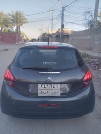 مرخصة، مسؤول لكروب، بيجو موديل 2016، حجم السيارة 208. السيارة جديدة بل...