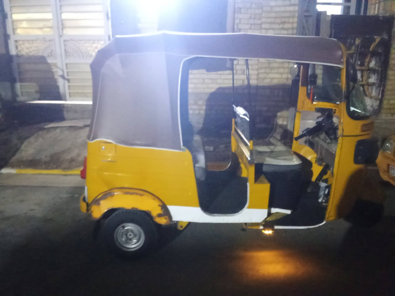 سلام عليكم
تكتك 2020 رقم وسنويه للبيع السعر خاص  
تكتك خير من الله تكتك احله من الصور 
محتاج الله شاهد وريد ابيعها وهاذا رقمي *********** مكاني الحسينيه مال الراشديه
المو شراي لا يتصل ويكول باجر اجيك الشراي يكلي هسه اجي
