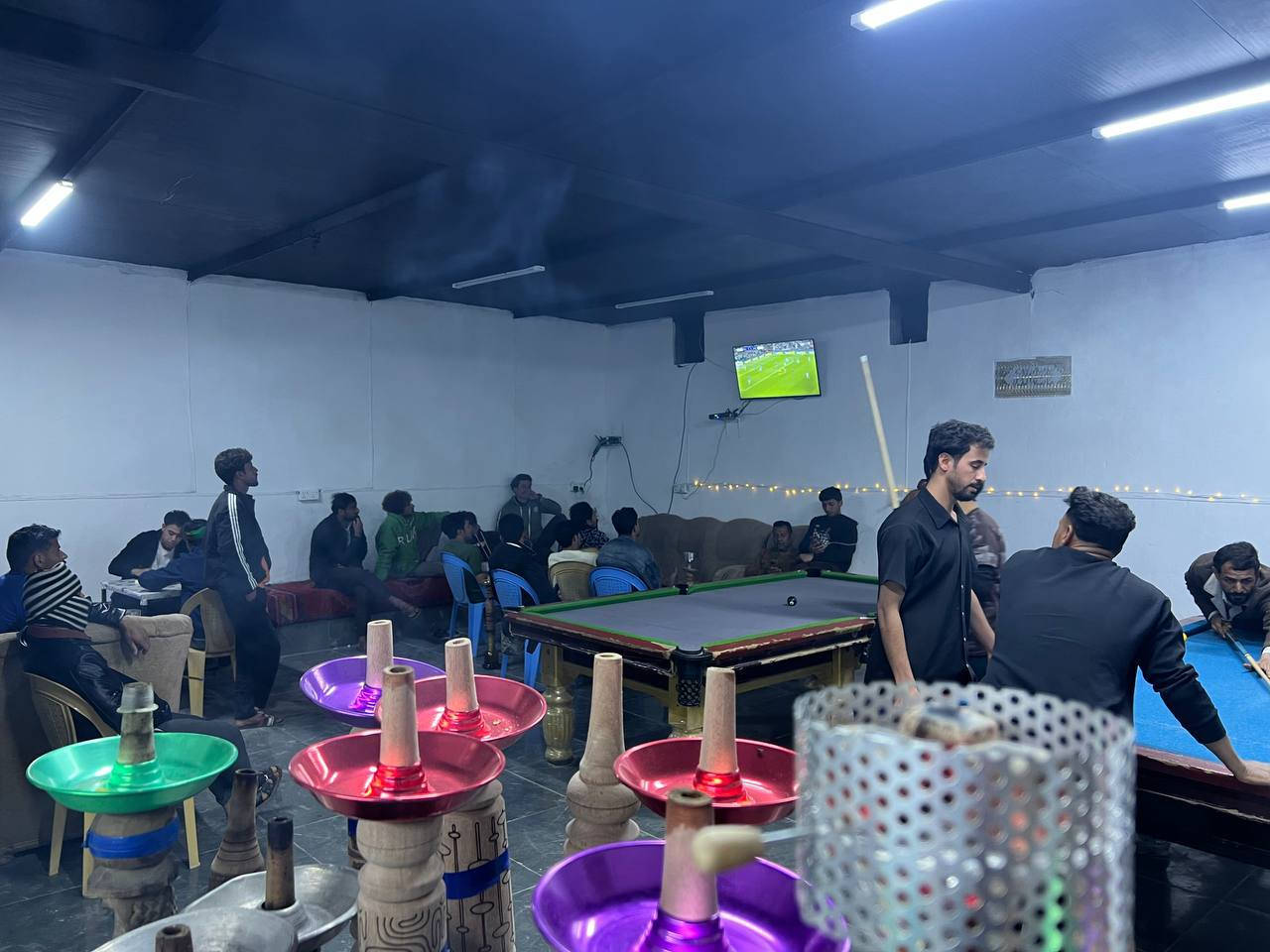 عله بركة الله تم افتتاح كوفي فاخر 👍بليارد ناراكيل بانواعها وبافضل النراكيل 👍وبث جميع مبارايات الريال وبرشلونه وبافضل دقه متواجدون من8صباحا لل1ليلا العنوان الخميسيه 👍قرب مدرسة اليرموك واهلا وسهلا بلجميع حياكم الله @@***********
