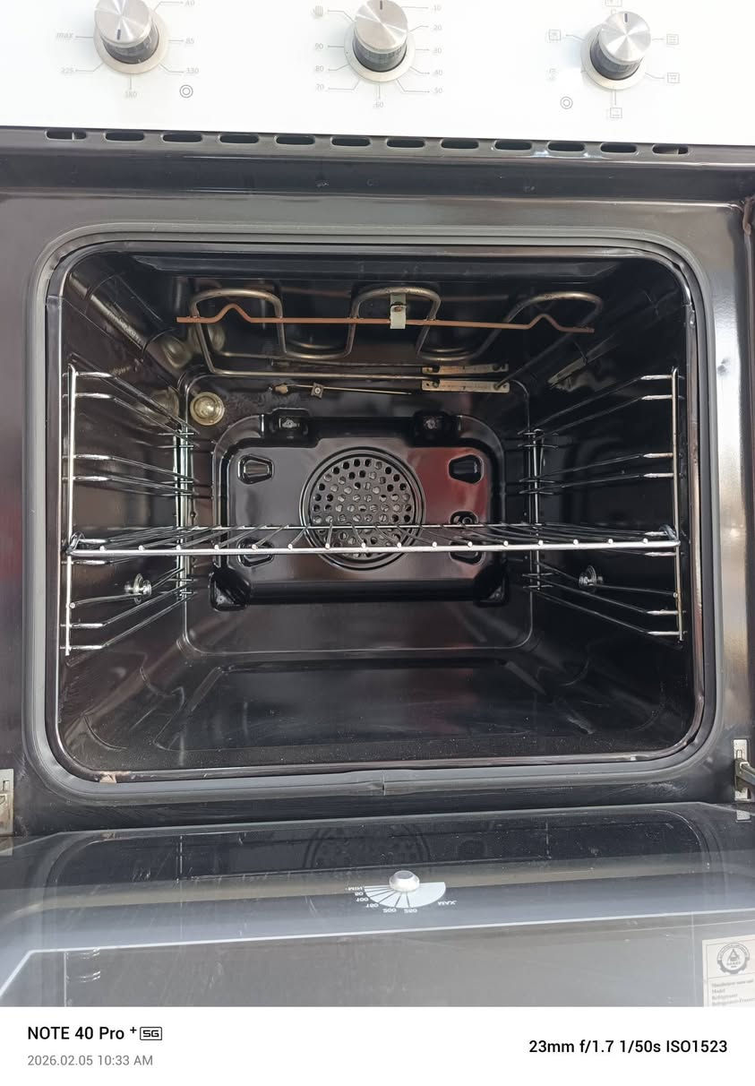 السلام عليكم متاح للبيع فرن مال كاونتر باله جديد كلش حجم ٦٠ في ٦٠ حجم كبير السعر ١٥٠ الف واصل للبيت داخل الناصرية تواصل وات ساب ***********
