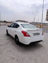 24 هندي ماشيه 45 كفاله ما عده دحجه بسيطه كلش يم قبق البانزين ماشر عليه...
