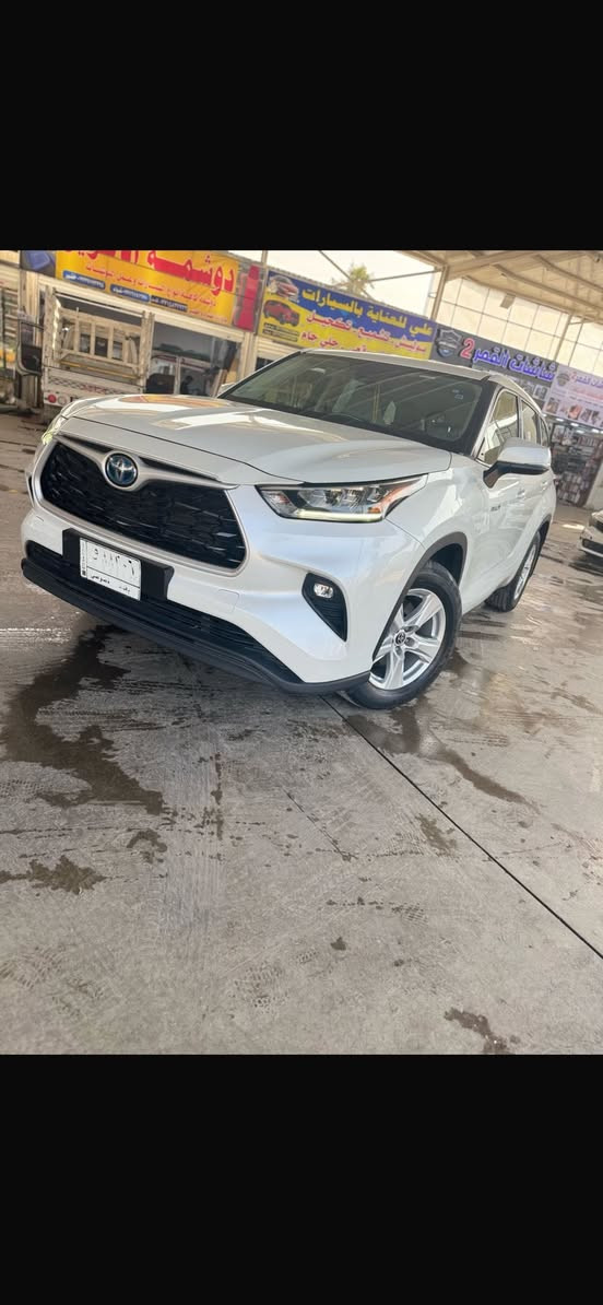 السلام وعليكم 
تيوتا هايلندر خليجية هايبرد وكالة عبداللطيف جميل موديل ٢٢ ماشية ٦٥ الف كيلو صبغ فقط الباب خلفي وربع دعامية امامية الباقي مكفولة سعر ٢٨ وبيه مجال حك جية العنوان بغداد

‭٠٧٨٨ ١٧٠ ٤٨٧٦‬
