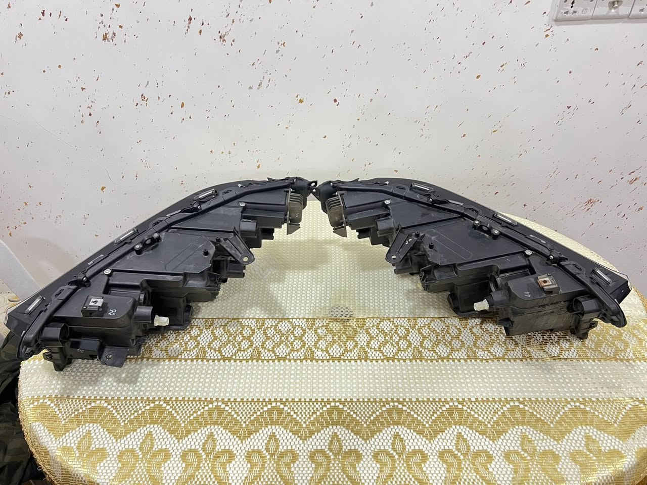 السلام عليكم لايتات كراون xle اصلي تفسيخ امريكي تك عدسه سعر الزوج 20 ورقه التك 10 ورقات ونص 
لايت لكزس سعر التك 4 ورقات اصلي تفصيخ 
مكاني اليرموك 
***********
