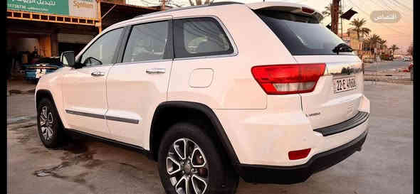 سلام عليكم شباب جيب لاريدو موديل 2011 
سياره بيه جاملغ الخلفي بي ضربه خفيفه 
والباقي كفاله من كير مكينه حداديه الله شاهد قبل 15 يوم من بدلته ماميه وخلفيه الله شاهد سياره حلوه ومامتعوبه 
تجي وشوف بعينك مكان سياره ميسان العماره السعر 175وبيه مجال الستفسار الزيد تصل عله الرقم *********** خادمكم حمودي ابو سكينه مامتواجده بل فيس
