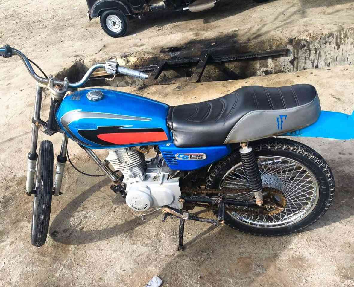 السلام عليكم دراجه للبيع . رابيدو محرك 23 . السعر 350 قفل
التواصل•***********
