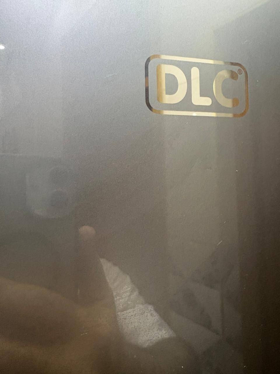 السلام عليكم 
عندي ثلاجة +مجمدة. DLC
اربع ابواب 
الجزء العلوي ثلاجة
الجزء السفلي. مجمدة
تعمل بصورة جيدة جدا
السعر.    300.000 الف
وشكراً 
الاتصال
***********
