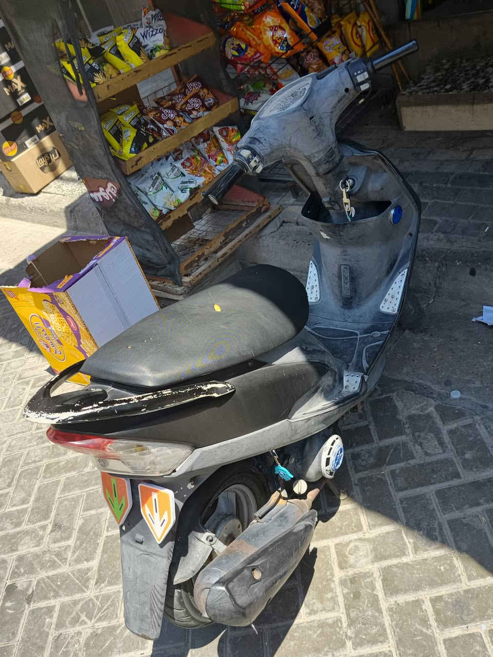 سلام وعليكم شباب دراجه ماكس عدله مابيهة أي نقص دراجه كامله صارله 3اشهر من نازله من الرمبه اوراق كامله إدراجه كدامكم جيب وياك فيتر اذ تريد لا مكينه مفتوحه لا بيهة غراص تجاريه العنوان مدينة الصدر قطاع 47 رقم الهاتف ***********
