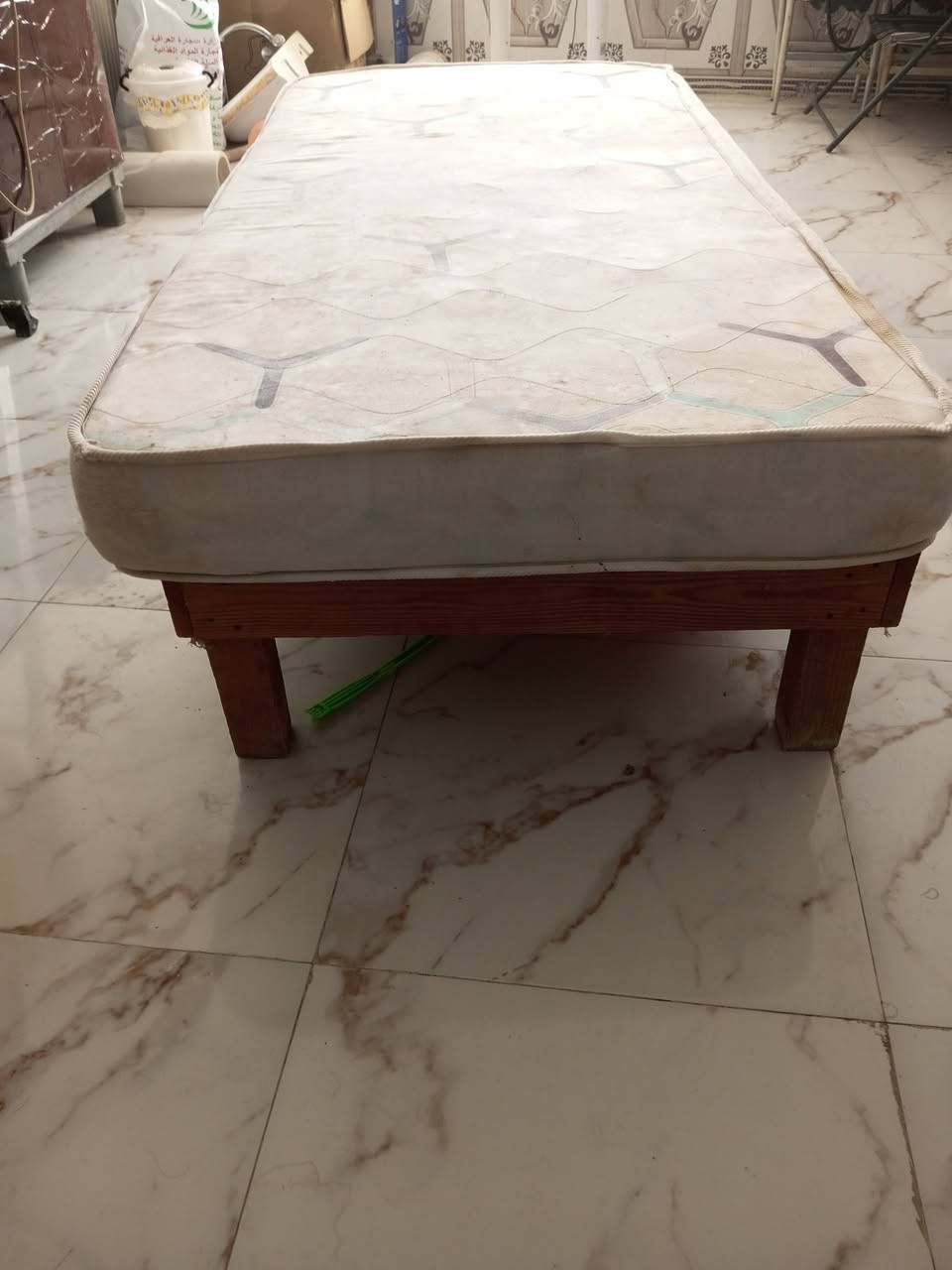 طبلة وكرسي اطفال وطبلة كلهن ٢٥ وبيهن مجال جرباية نفر ودوشك وياهة ٤٠ وبيهن مجال ماطور ويا بوستر فصلة ٢٥ غسالة هيتاشي نظيفة كلش ٩٠ وبيهة مجال واتساب خاص مفتوح حي التضحية شارع العلوة


**إذا كنت صاحب هذا الإعلان وتريد حذفه لأي سبب، رجاءا أرسل رسالة إلى الدعم الفني**