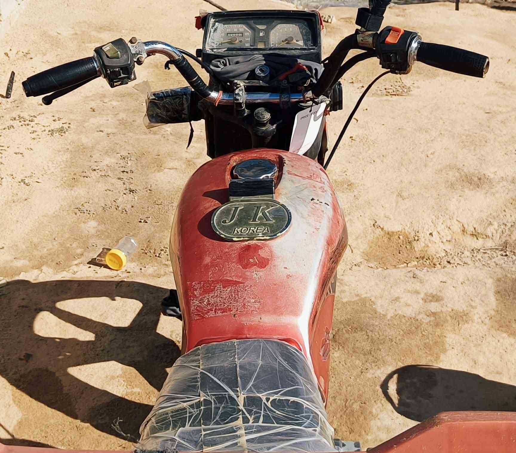 دراجه كلك كلك للبيع مديل 2012 محرك مكفول السعر 350وبيه مجال شي قليل عنواني طريق كربلاء نجف عمود 947 وهاذه رقمي ***********
