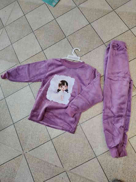 تراكات ولادي بناتي جميع القياسات متوفرة وجميع الألوان وبأسعار مناسبه 
العنوان شارع النداديف مقابيل شارع الكفيل مجاور عطارية مرتضى عدنان  
يوجد توصيل مجانا 
للطلب ولأستفسار ***********
