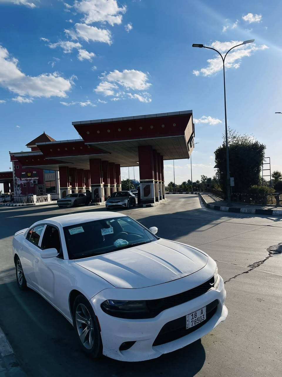 السلام عليكم
للبيع فقط 
جارجر موديل 2015 اصل 
وارد امريكي كلين السياره 
ماطاك بيها ايرباك ولا بيها ضربه ولا تبديل 

رقم بابل انكليزي باسمي 
‎ المكان الديوانيه
السعر خاص 
 للاتصال ***********
