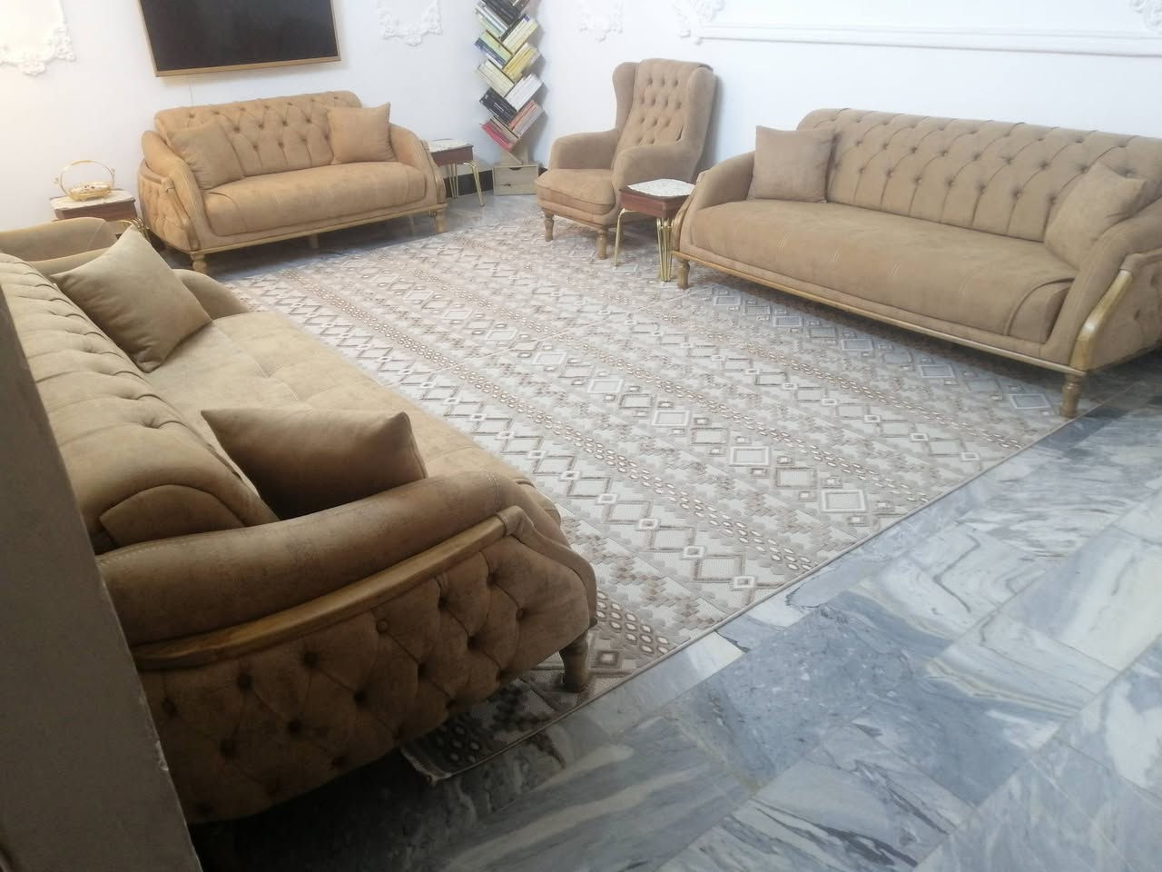 السلام عليكم طخم تركي جديد عشر مقاعد جديد غير مستعمل السعر مليون ومية بغداد الحبيبية *********** غير متواجد على الفيس مكلف بالنشر
