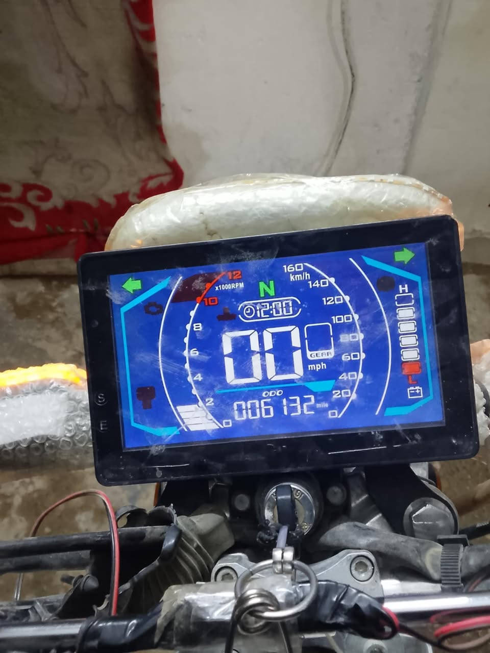 تايكر شبه 25
كامله ومجنبره ومرتبه اي نقص مابيها 
سعر ٦٧٥
بكاني خالص سنديه 
رقمي***********
