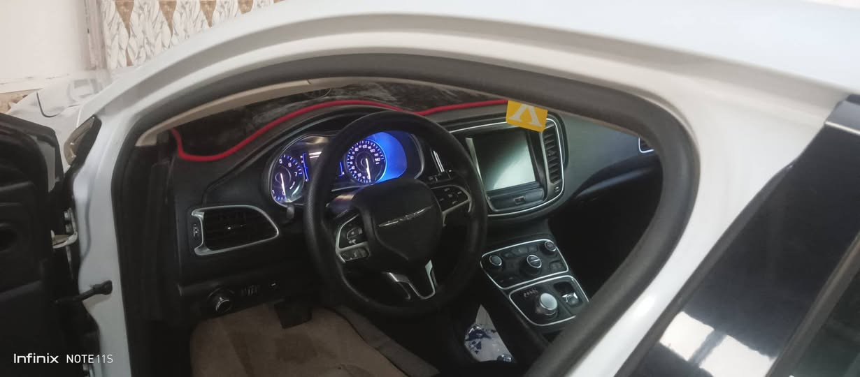 كرايسلر سي 200موديل 2015رقم ميسان فول مواصفات مكينه 2400جاهزه للبيع اومراوس ***********والسعر112وبي مجال علي الغربي, ميسان
