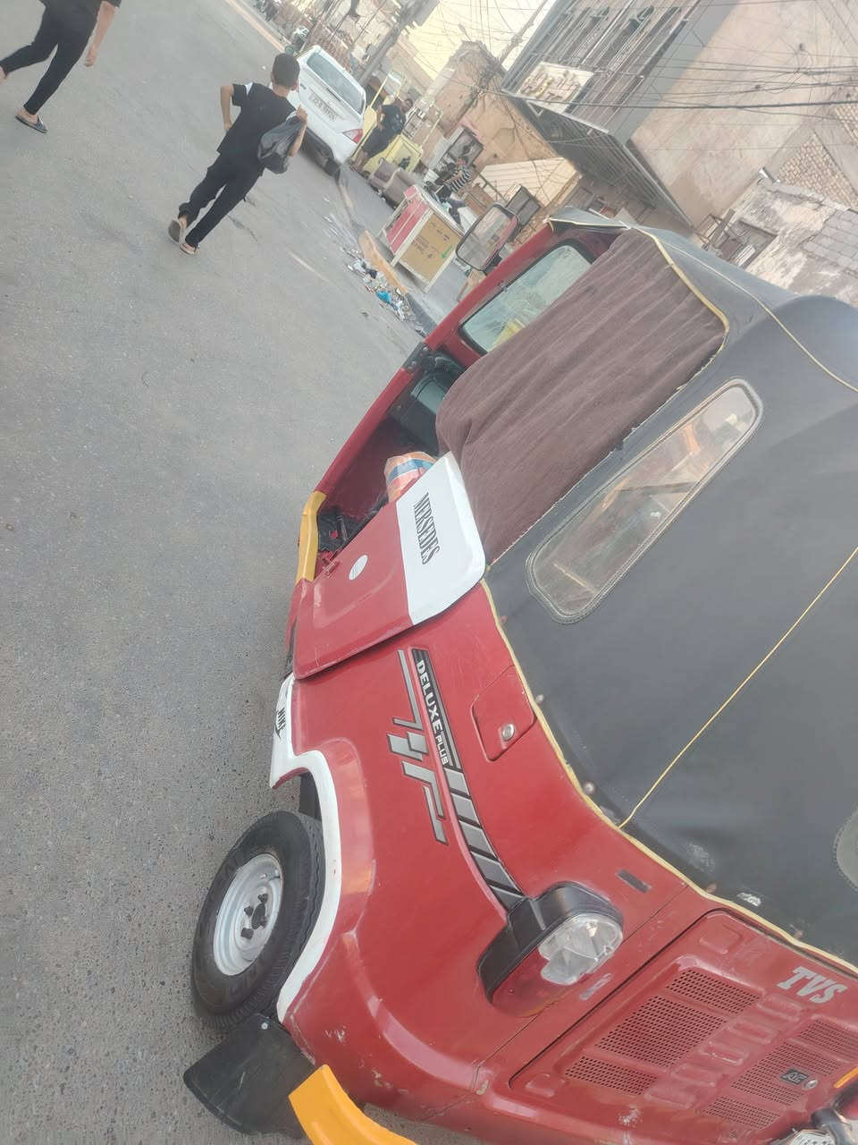 سلام عليكم تكتك لبيع موديل 22 رقم وسنويه تحويل ثاني يوم المكينه مفتوحه البدي كفاله السعر 7250 وبيها مجال العنوان بصره 5ميل ***********
