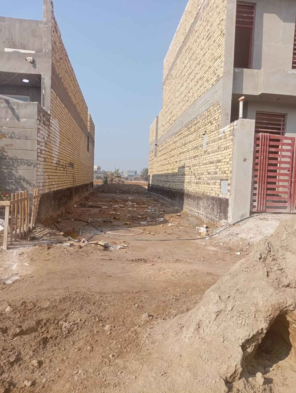 يوجد قطعة طابو صرف
المساحة 100م الوجه 5 والنزال 20 
شارع 80 محيزم 4 بضهر المدارس 
للاستفسار مراجعة مكتب الشارقة للعقار مقابل مسجد الرحمن الاتصال اوعبر المراسلة ***********
