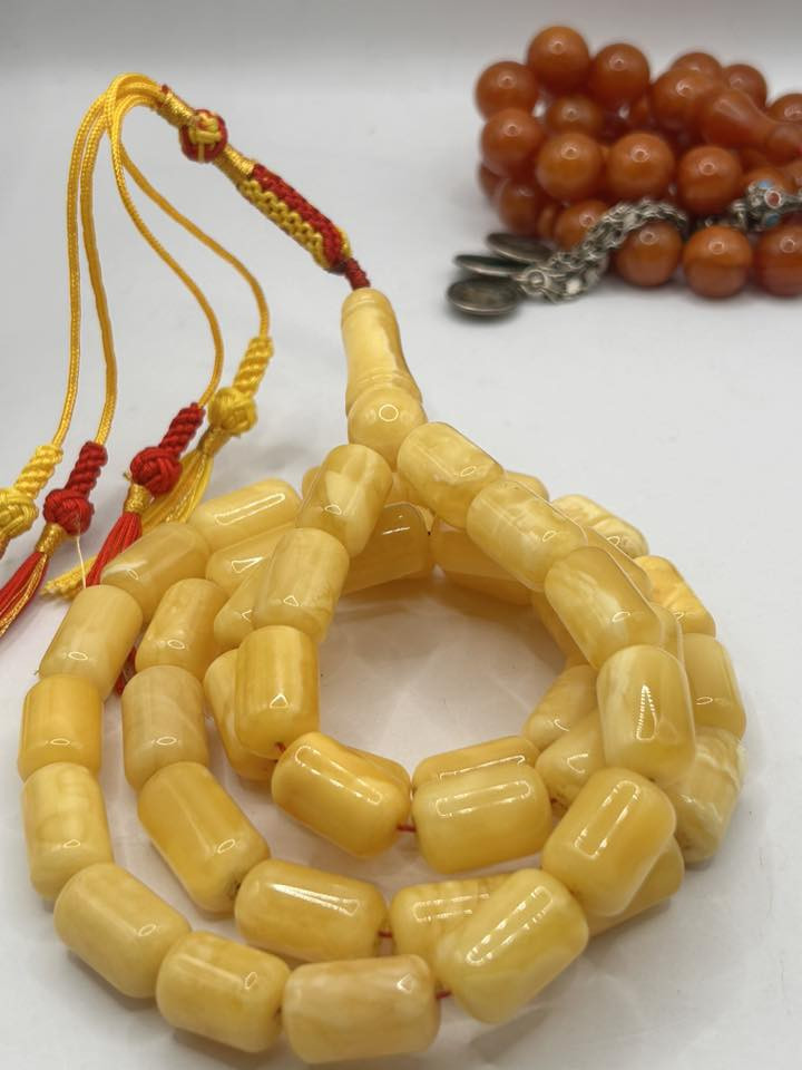 مسباح كهرب حر طبيعي كنغرادي شجري ماشاء الله مسباح ثكيل محمل شيوخ كصة برميلي الوزن 85 غم قياس الحبة 11.5*18 ملم عدد الحبات 45 حبة السعر خاص يوجد توصيل للمحافظات كافة.


**إذا كنت صاحب هذا الإعلان وتريد حذفه لأي سبب، رجاءا أرسل رسالة إلى الدعم الفني**