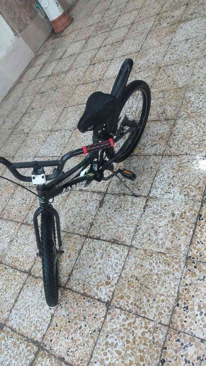 السلام عليكم بايسكلات بناتي وياباني للبيع
بناتي السعر 100                     ياباني السعر 95
حجم 26موديل 2014
نضيف %100 والله 
                بايسكلات كامل ما بي شيء
مكان كوت داموك شارع الصيدليه قديم او مركز الشهداء
الاستفسار تعال خاص او رقم ***********
