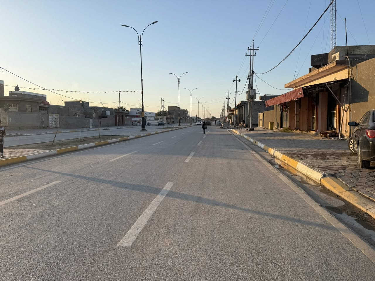 دار سكن طابو صرف في حي ( الكرار )
على الشارع ( الرئيسي ) شارع 30 م
مساحة 150 م 
امام مول ( ابو نور ) - ( ركن ) 
بناء ابلوك - صب كونكريت - بناء حديث 
يحتوي على ( غرفتين نوم ) 
صحيات داخلية + خارجية 
موقع ( تجاري + سكني ) 

للاستفسار مراجعة مكتب ( غيدان ) للعقار  
واسط - الزبيدية - مقابيل حي ( الصناعي )  
***********  
*********** محمد سيد غازي
