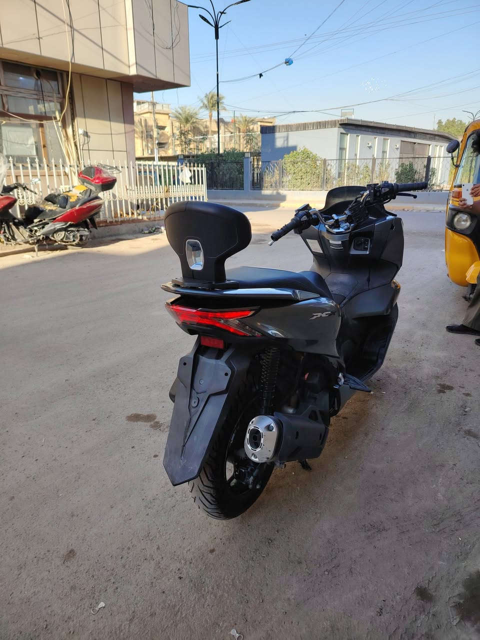 سلام عليكم بي ساكس جيل 4 لربع بصمه كفاله لسعر 17 مكاني بغداد زعفرنيه رقمي *********** لبيع او مروس
