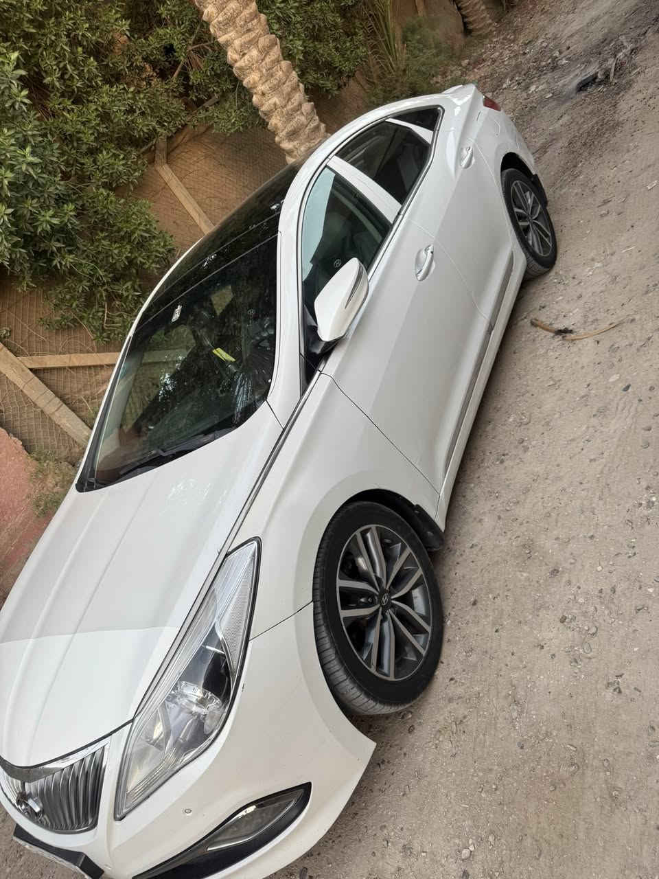 للبيع هونداي ازيرا 2013
خليجي 
المواصفات فول 
فتحه بانوراما 
لد امامي 
لد خلفي 
حساس امامي 
حساس خلفي 
كامره خلفي 
مري شفط
كشنات جلد جوزي 
كشنات كهرباء 
كشنات امامي هيتر 
تبريد قطعتين 
ثلاث بردات خلفيه 
تحكم ستيرن جهتين 
 صبغ  3 قطع
السياره معروضه ب١٢٠وبيها مجال 
العنوان :حله -مركز المدينه
للستفسار:***********
